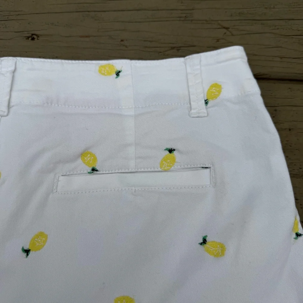 LOFT The Washed Twill Shorts in White Pineapple Print size 2 - Picture 8 of 12